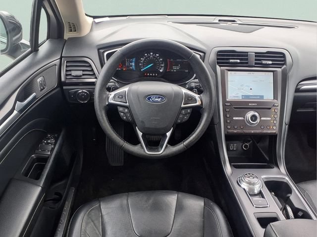 Used 2020 Ford Fusion Titanium AWD/4WD image 4