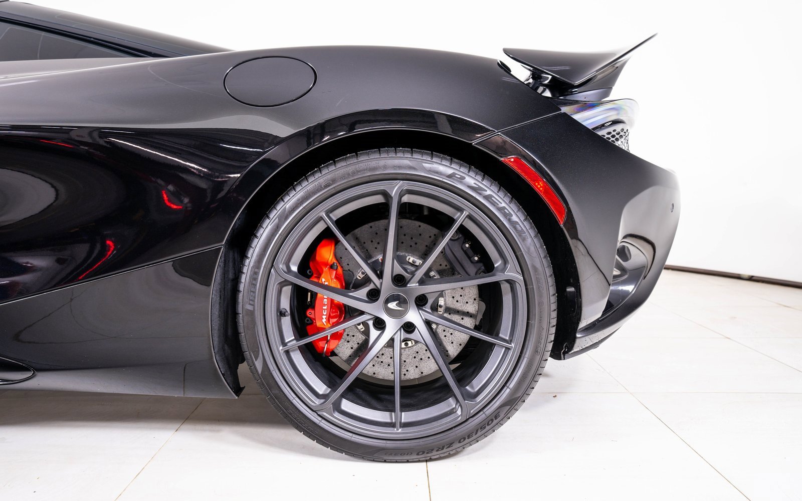 Used 2024 McLaren 750S image 14
