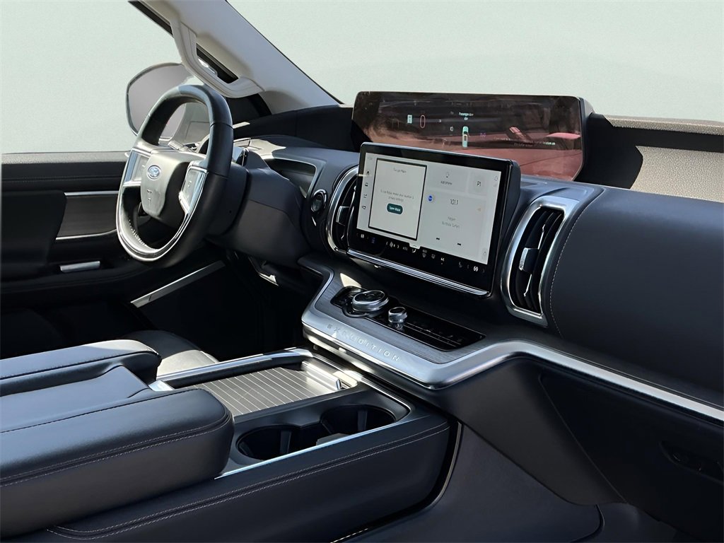 Certified 2025 Ford Expedition Max Platinum image 17