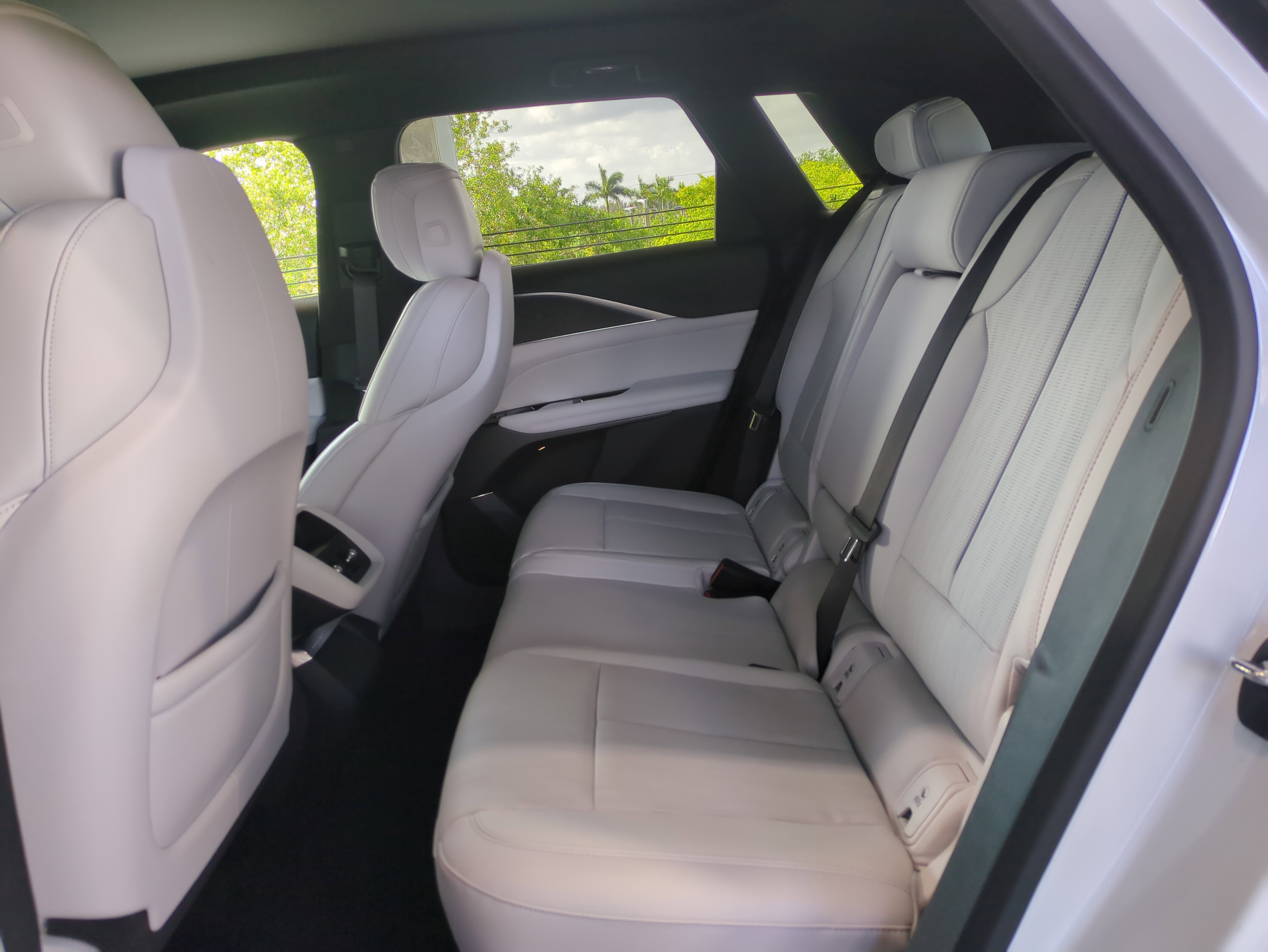 Used 2024 Cadillac Lyriq Luxury image 15