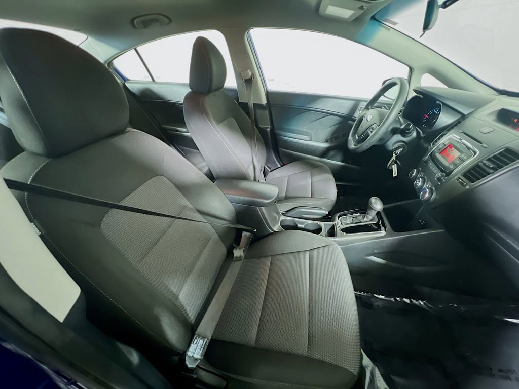 Used 2017 Kia Forte LX image 23