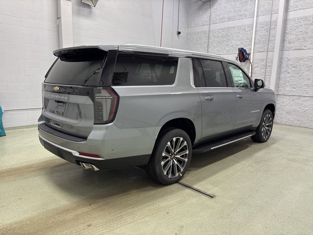 New 2026 Chevrolet Suburban High Country image 3