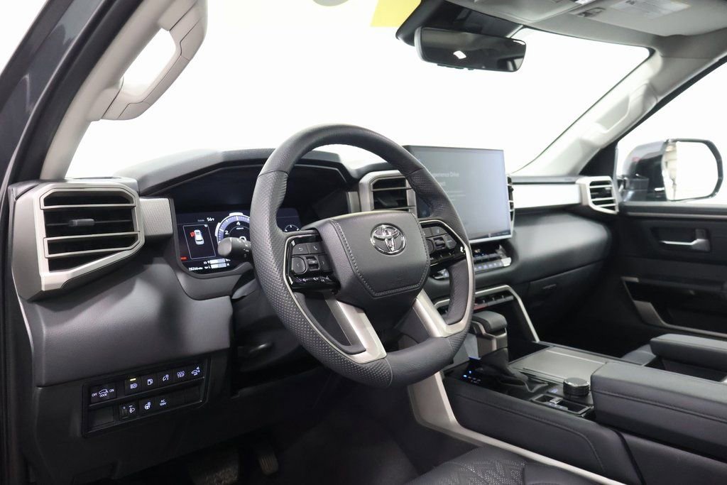 Used 2023 Toyota Sequoia Limited image 15