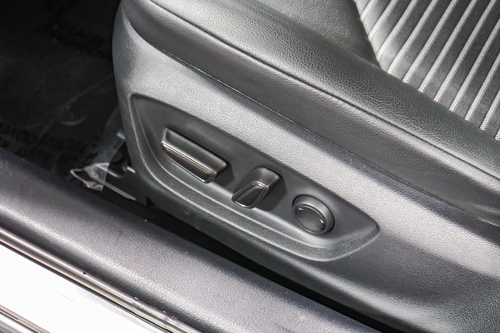 Used 2023 Toyota Camry SE w/ Protection Package (Q2) (TMS) FWD image 25