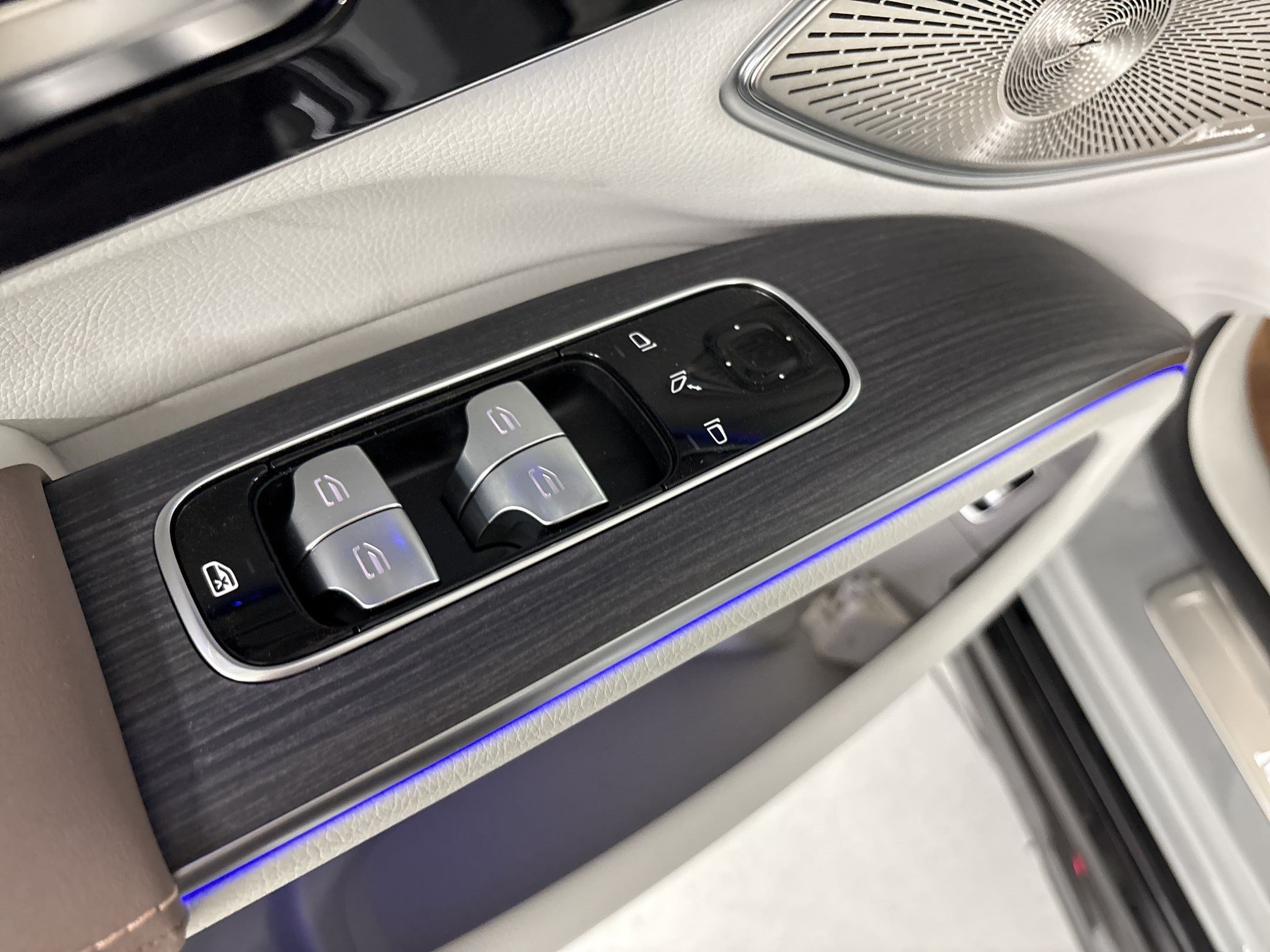 New 2026 Mercedes-Benz EQS 400 4MATIC SUV image 13