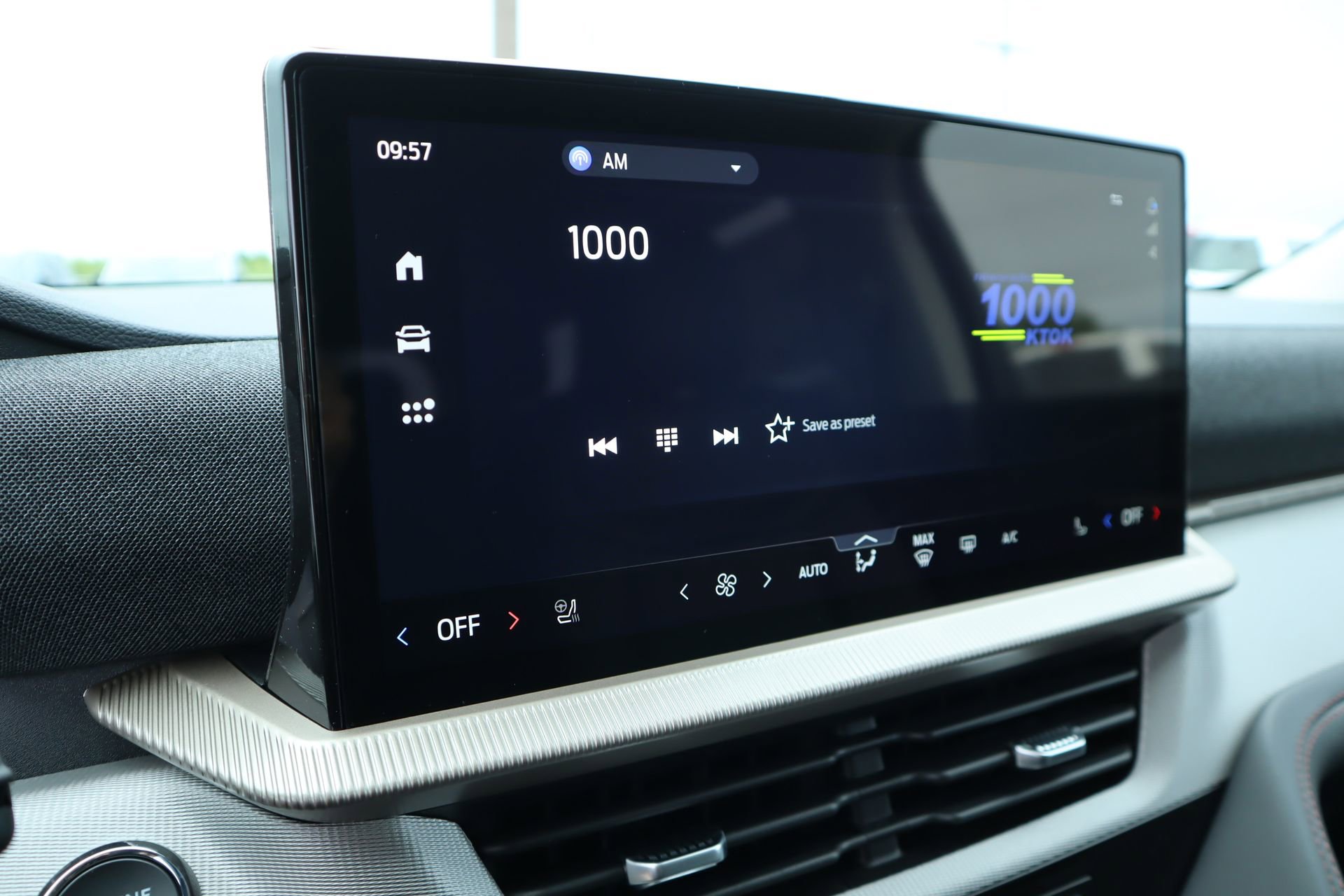 New 2026 Ford Explorer Active RWD image 5