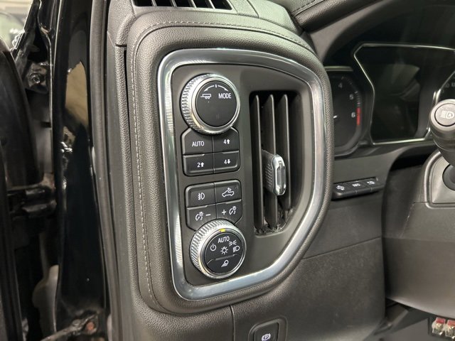 Used 2022 GMC Sierra 3500 Denali w/ Denali Ultimate Package image 15