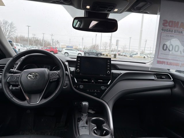 Used 2024 Toyota Camry SE image 12