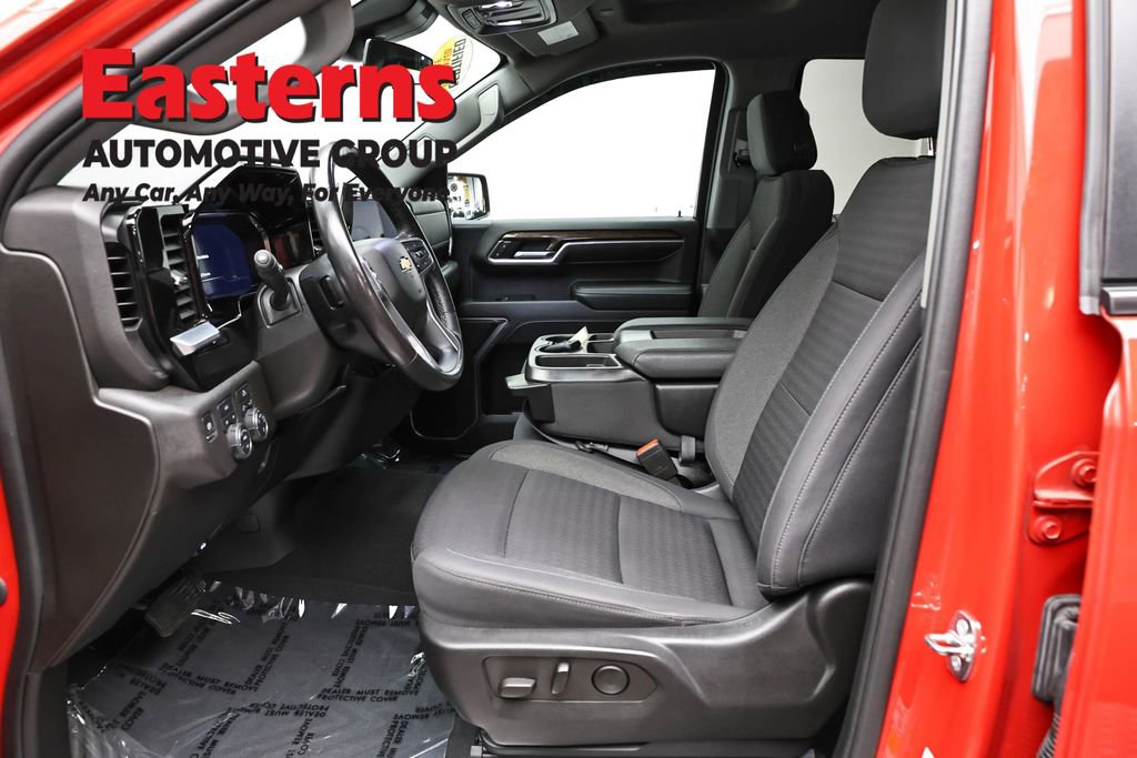 Used 2022 Chevrolet Silverado 1500 LT AWD/4WD image 14