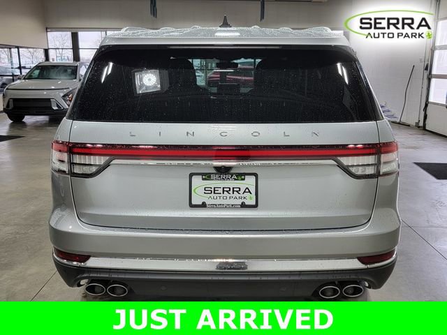 Used 2024 Lincoln Aviator Reserve w/ Equipment Group 201A image 6