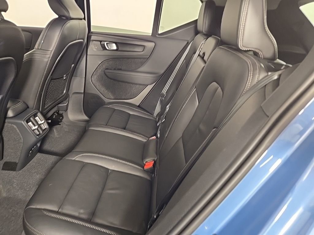 Certified 2023 Volvo XC40 B5 Plus w/ Climate Package AWD/4WD image 19