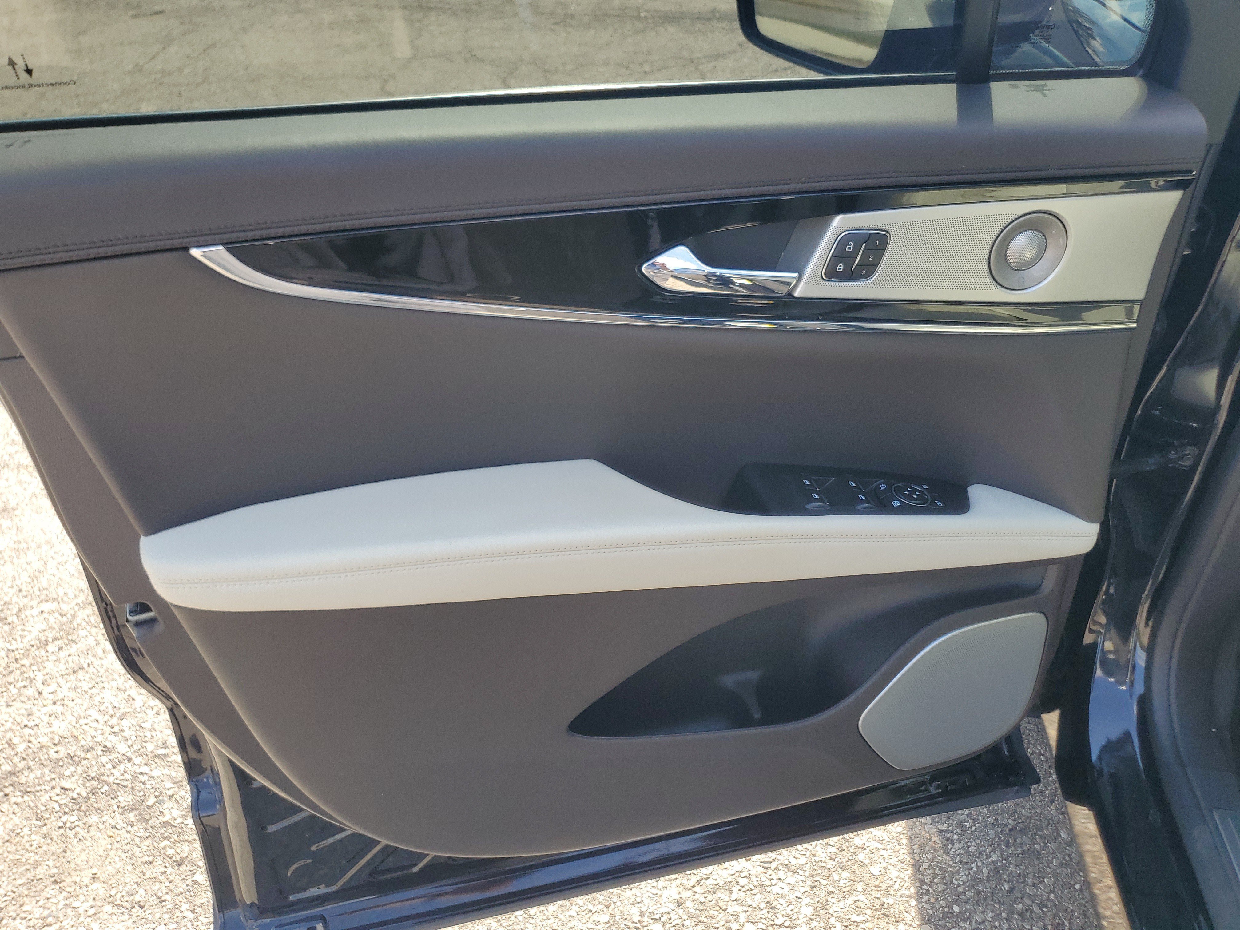 Certified 2023 Lincoln Nautilus Black Label w/ Class II Trailer Tow Package AWD/4WD image 10