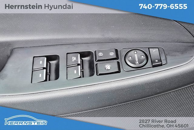Used 2021 Hyundai Tucson Ultimate w/ Cargo Package image 17