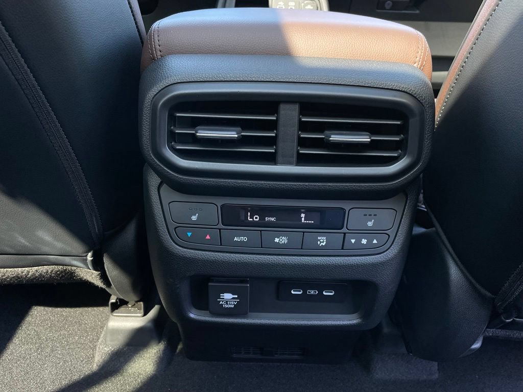 Used 2025 Honda Pilot Elite image 41