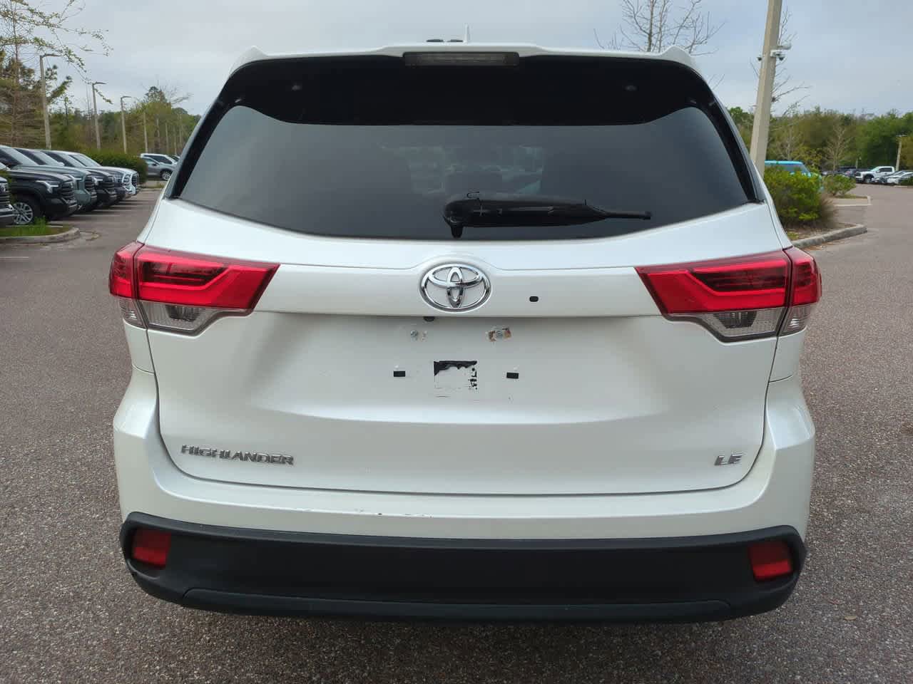 Certified 2018 Toyota Highlander Plus image 5