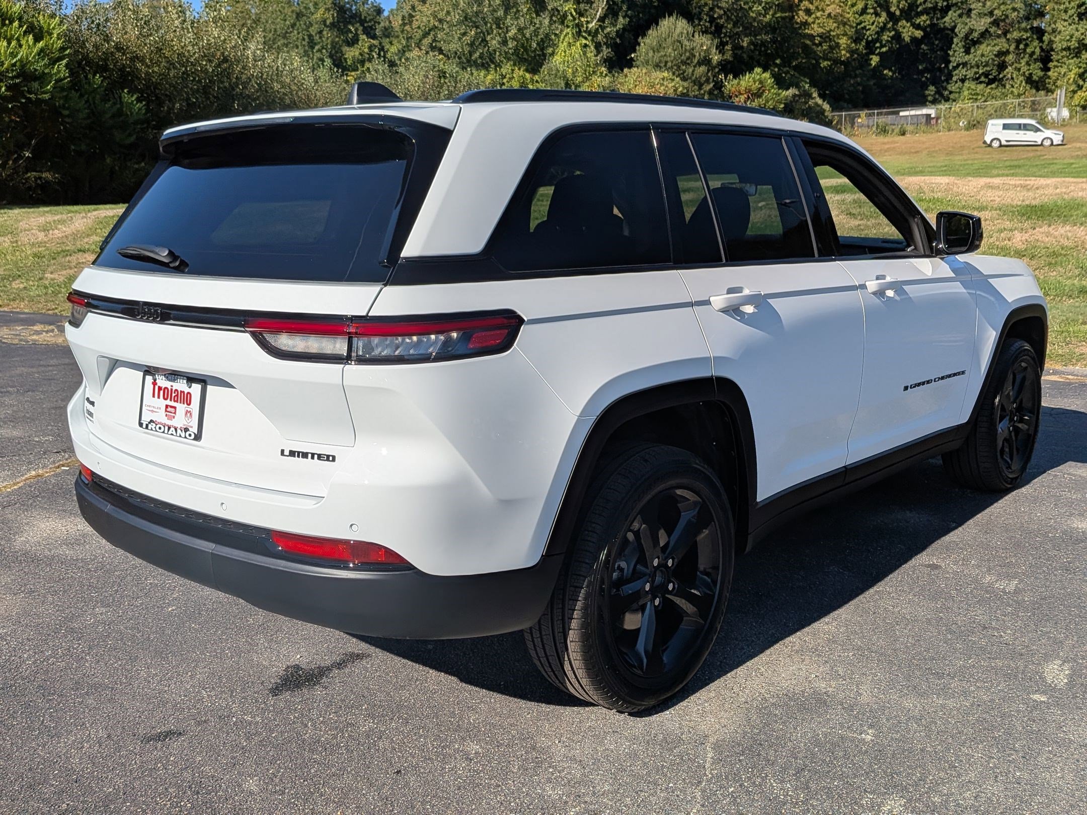 New 2025 Jeep Grand Cherokee Limited w/ Black Appearance Package image 4