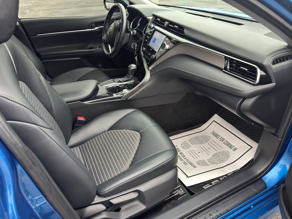 Used 2020 Toyota Camry SE image 25