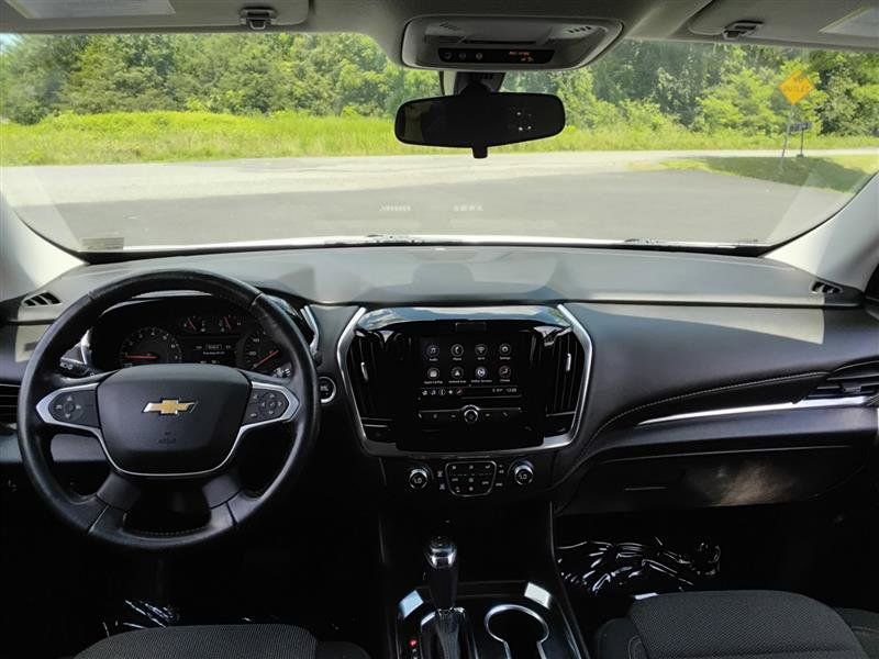 Used 2020 Chevrolet Traverse LT image 16