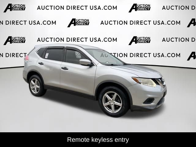 Used 2016 Nissan Rogue S image 2