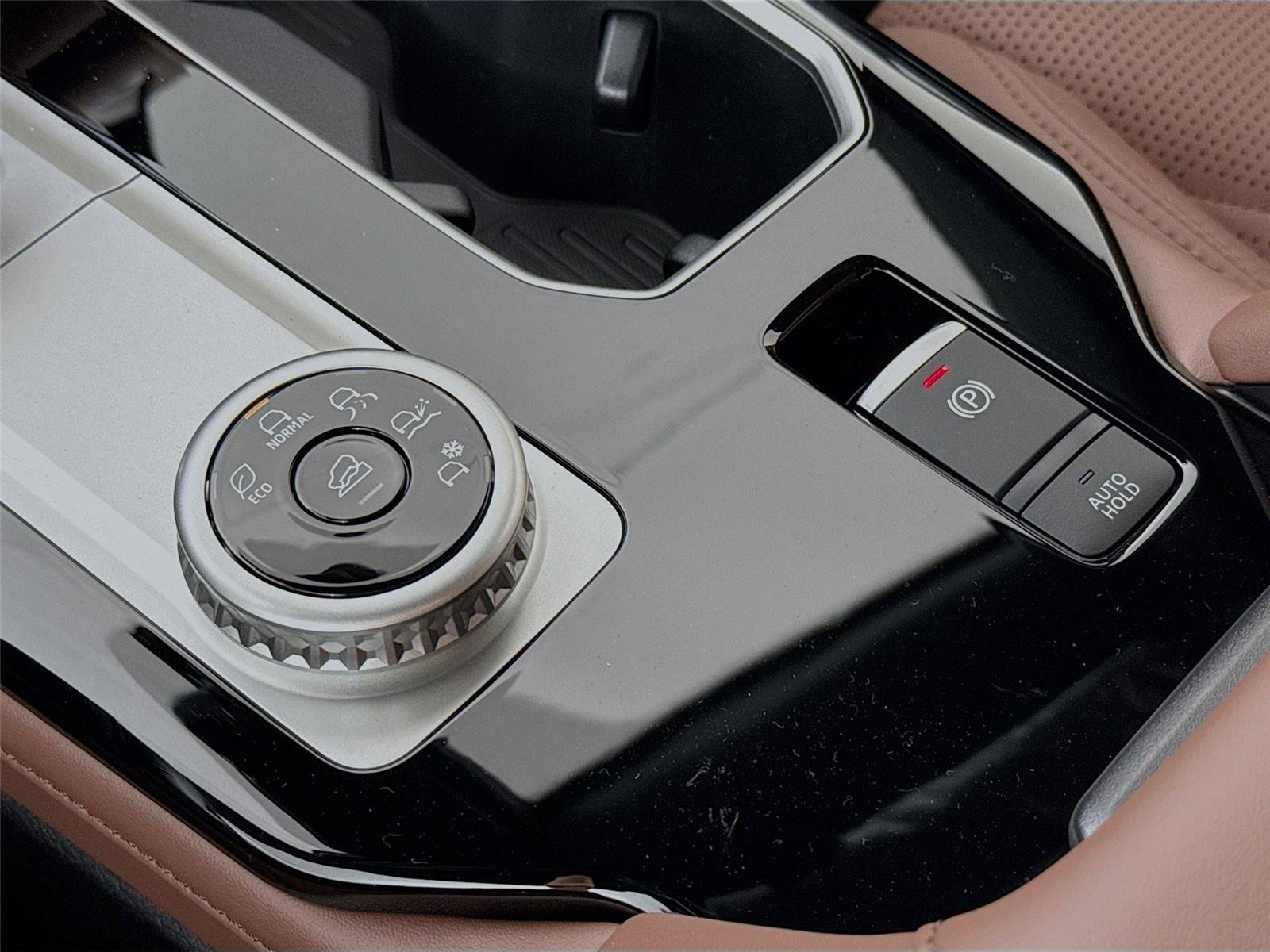 New 2026 Mitsubishi Outlander SEL image 12