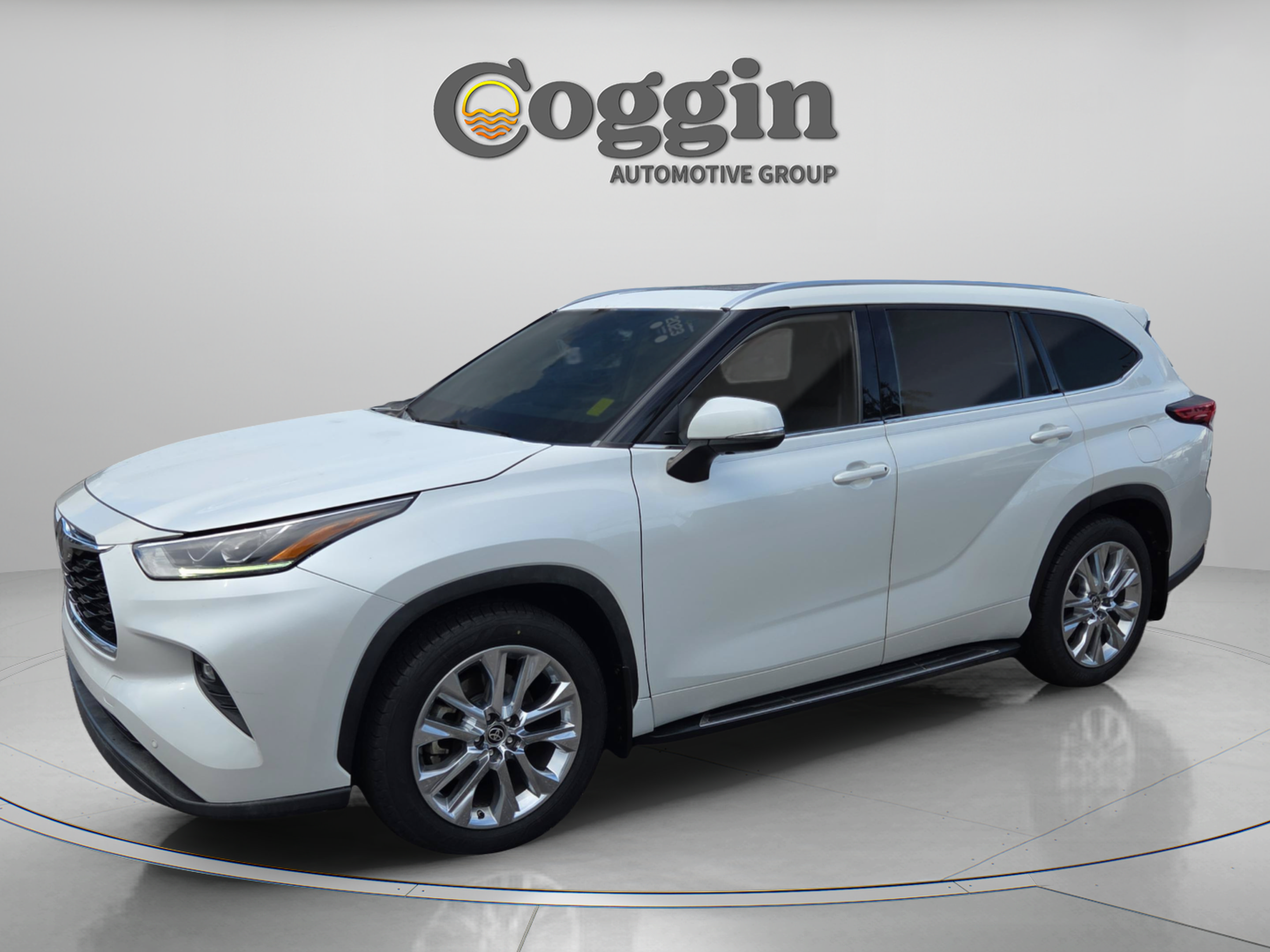 Used 2023 Toyota Highlander Limited AWD/4WD image 1