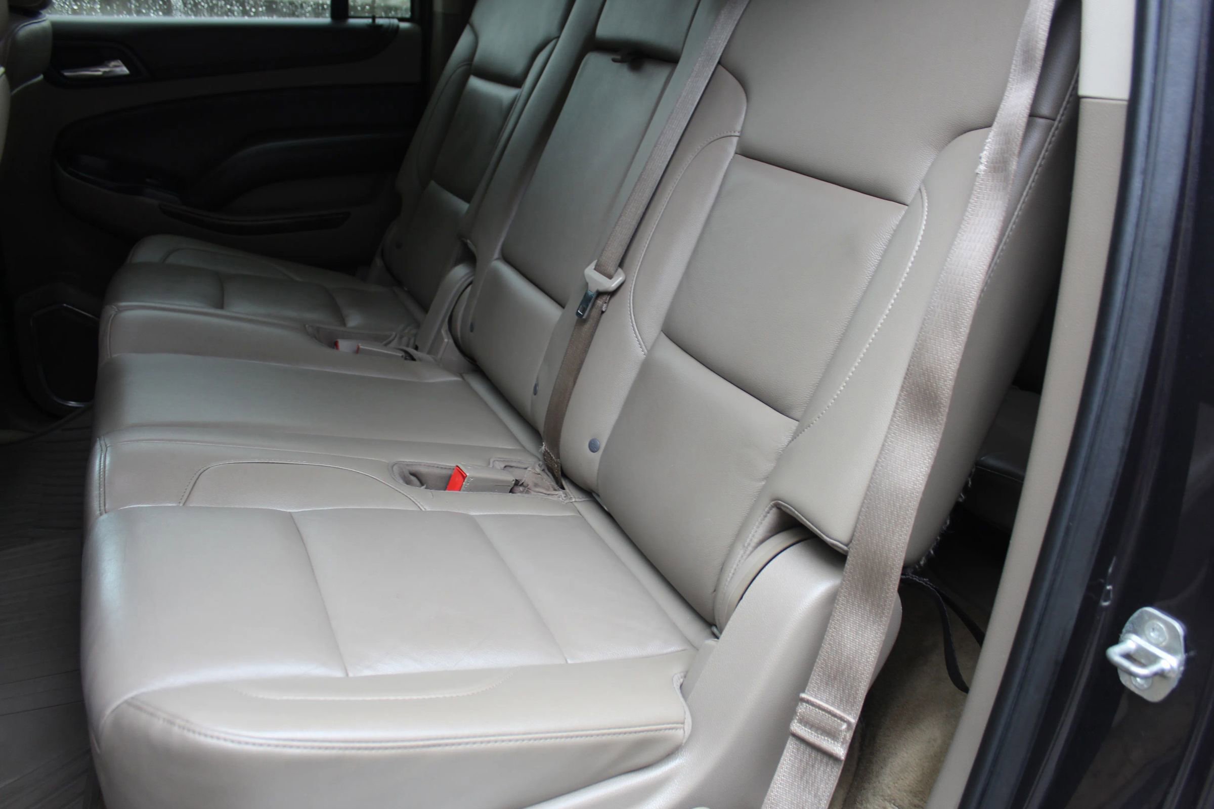 Used 2015 Chevrolet Suburban LT image 13