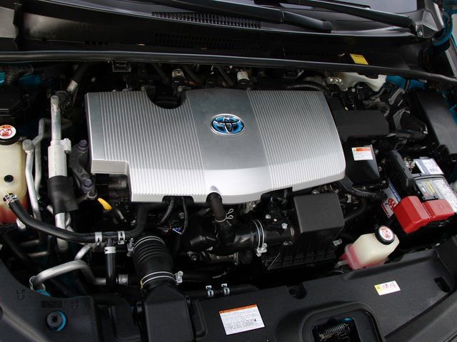 Used 2018 Toyota Prius Prime Premium w/ Carpet Mat Package image 32