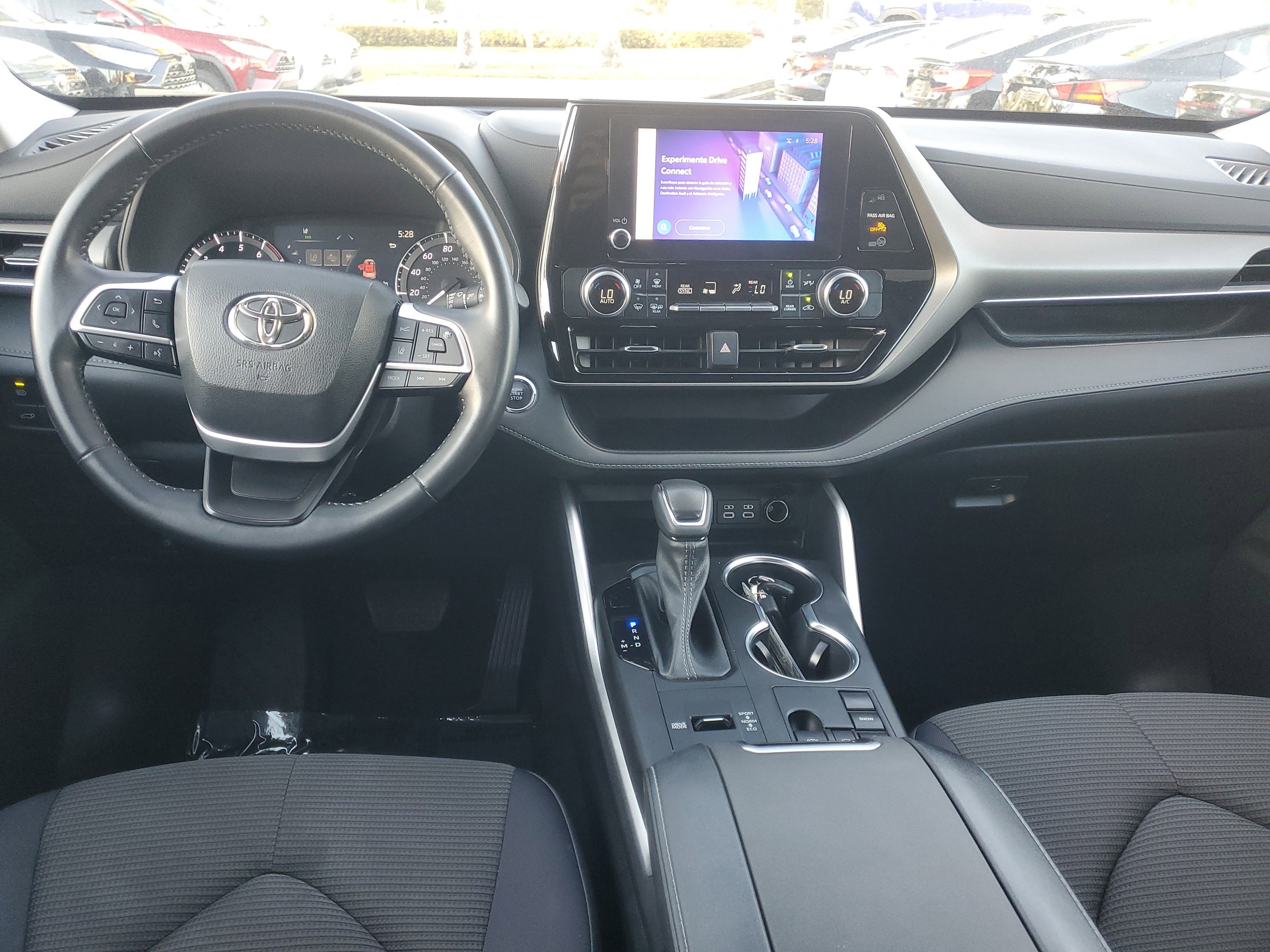 Used 2023 Toyota Highlander LE image 11