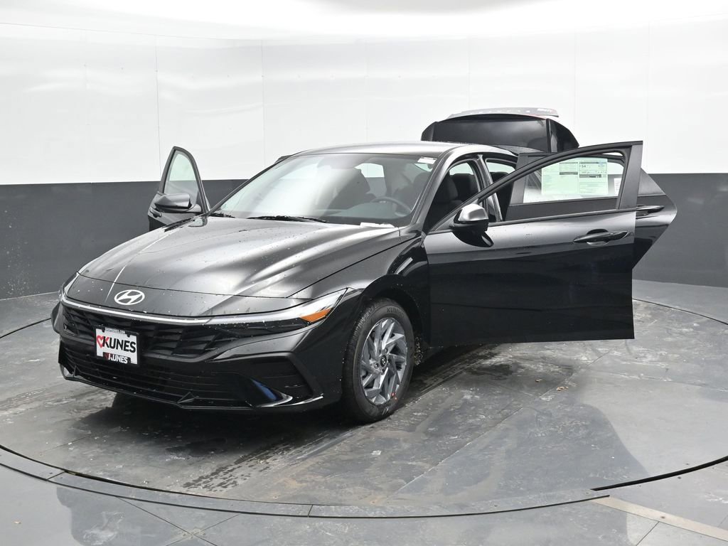 New 2026 Hyundai Elantra Blue image 50