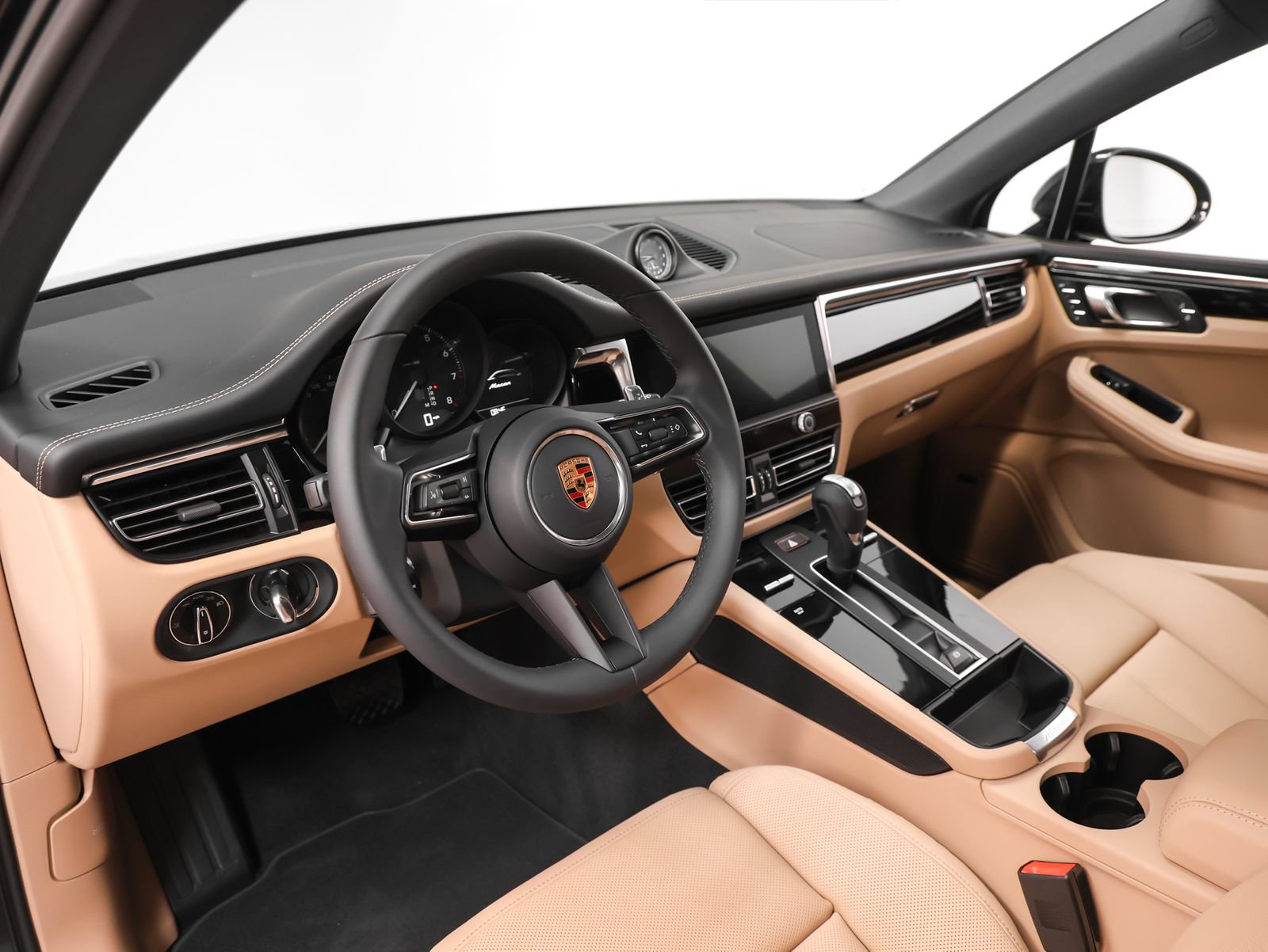 New 2026 Porsche Macan AWD/4WD image 4