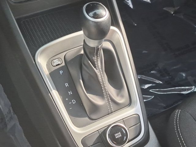 Used 2025 Hyundai Venue SEL FWD image 19