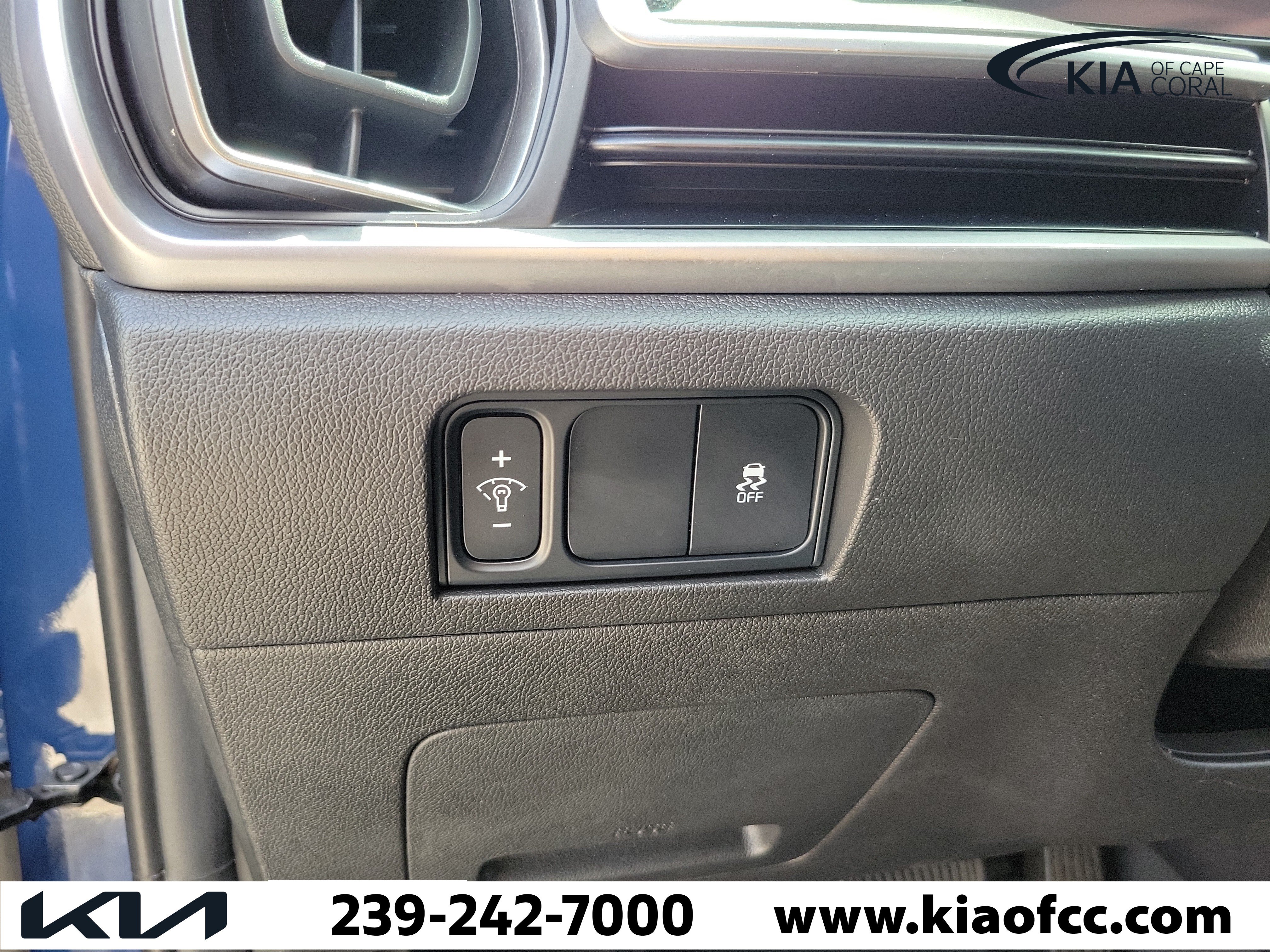 Certified 2024 Kia Sorento S FWD image 23