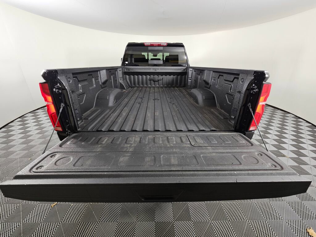 Used 2025 Chevrolet Silverado 3500 LTZ w/ LTZ Plus Package image 13
