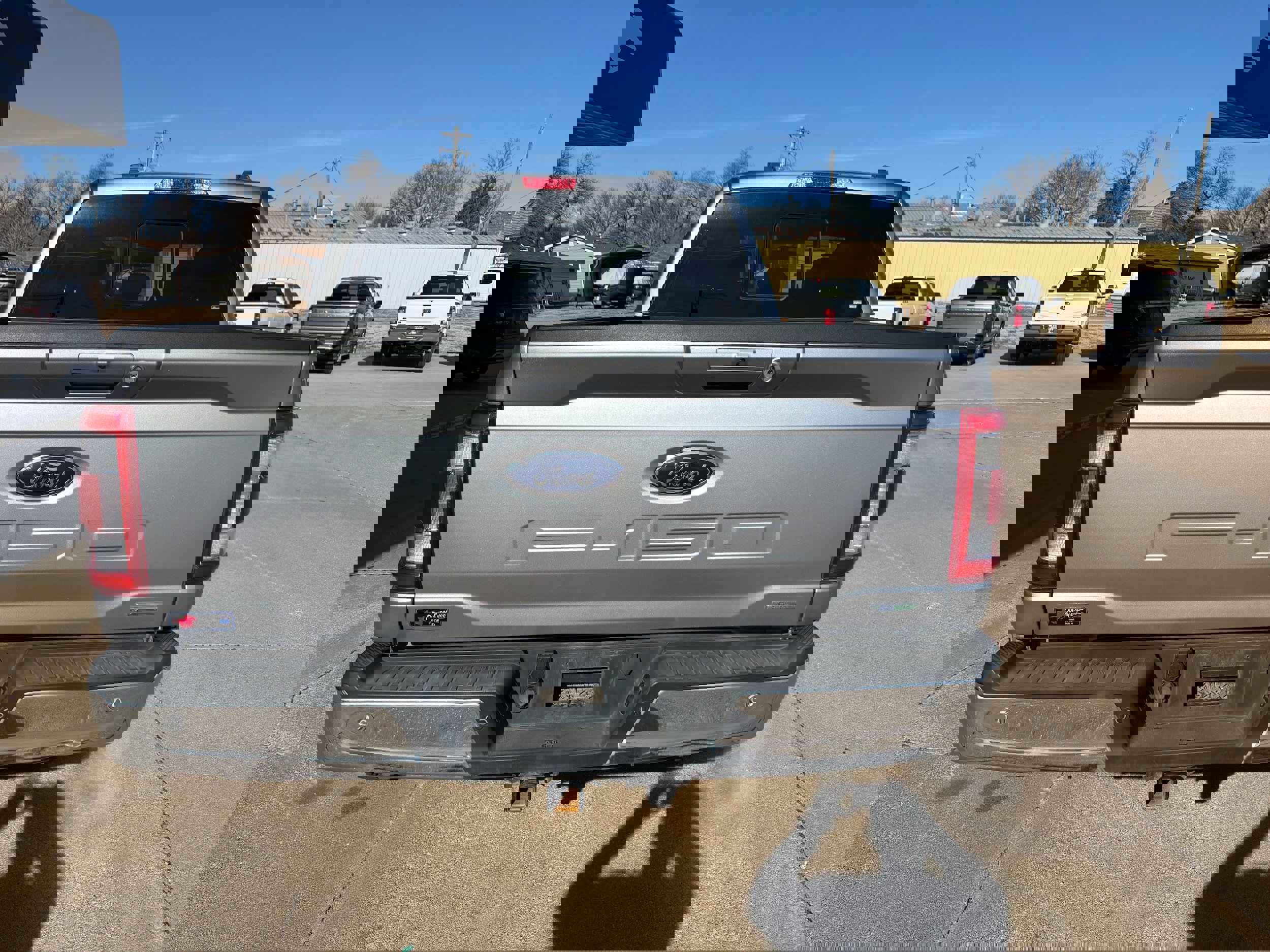 Used 2021 Ford F150 Lariat w/ Equipment Group 501A Mid image 4