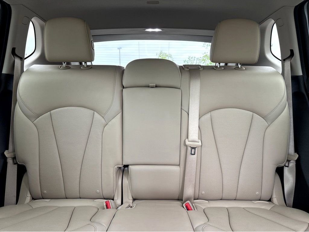 Used 2020 Buick Envision Essence w/ Experience Buick Package FWD image 7