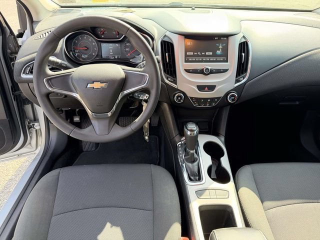Used 2017 Chevrolet Cruze LS FWD image 17