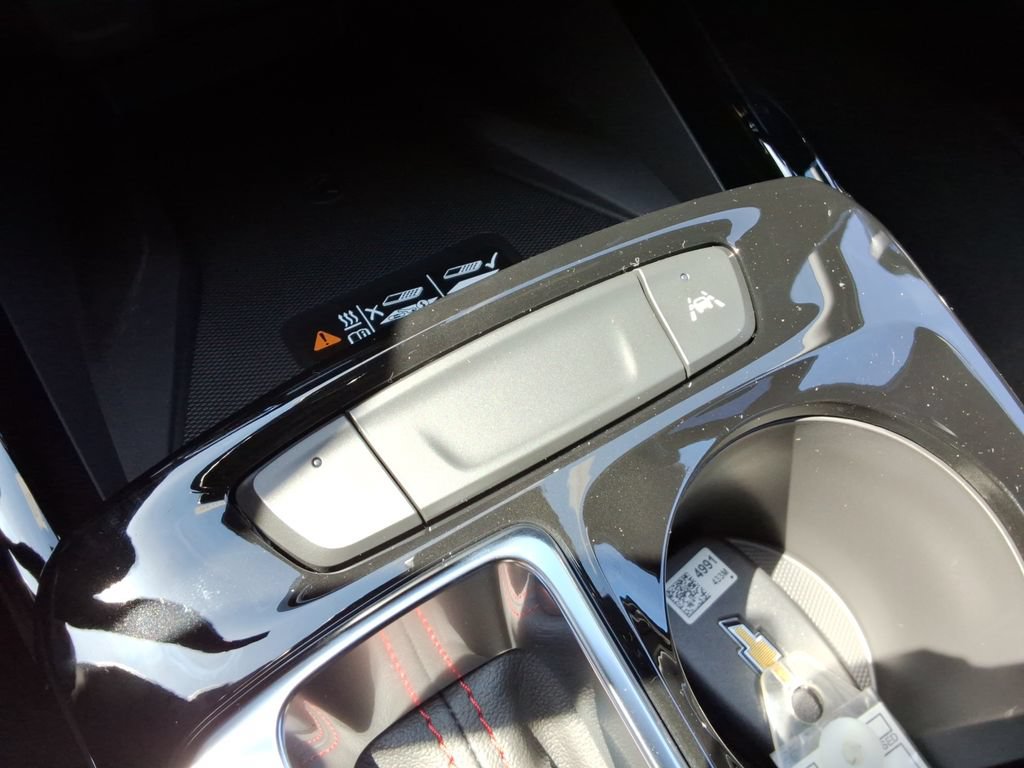 New 2026 Chevrolet Trax RS w/ Sunroof Package FWD image 32