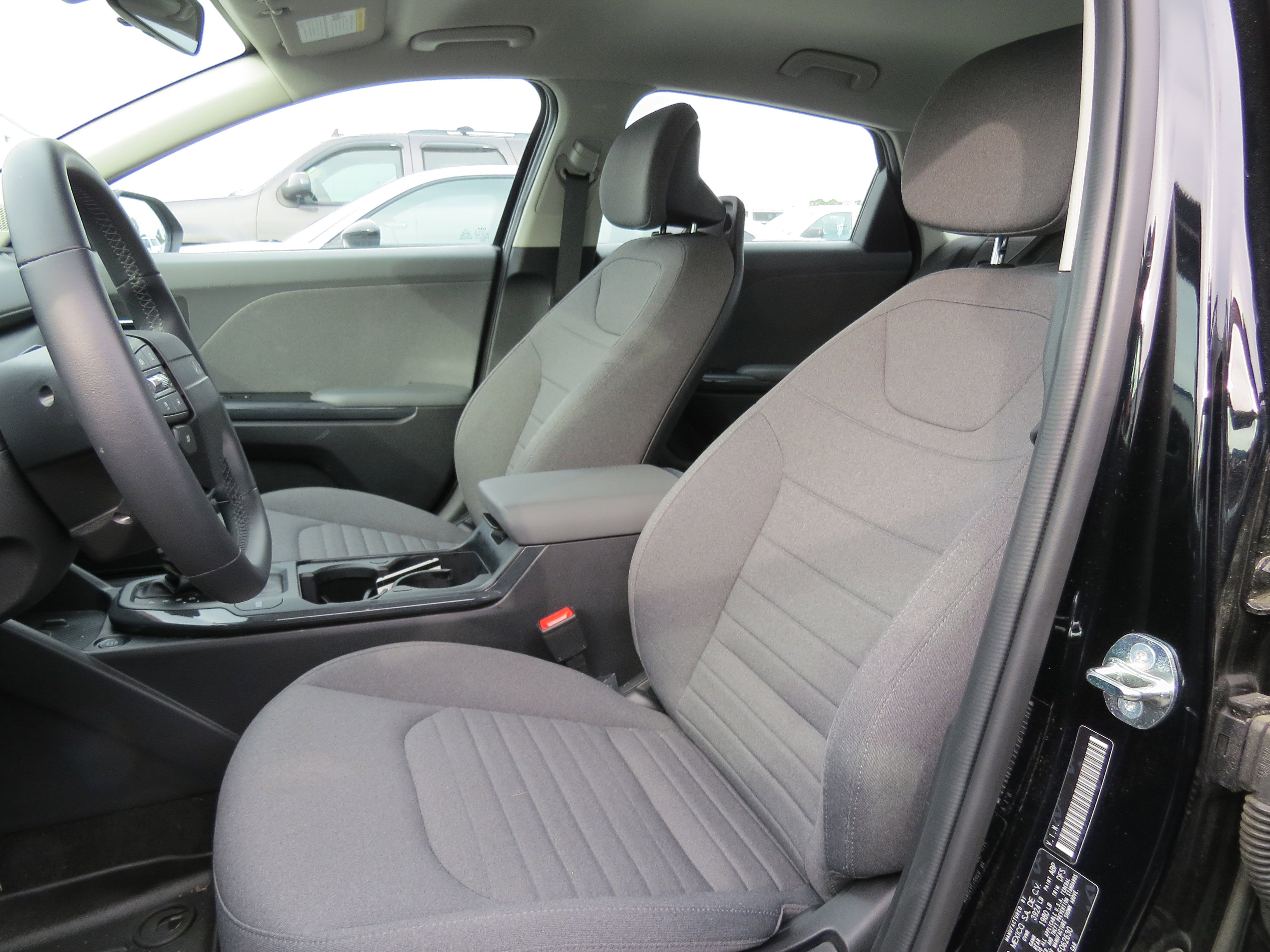 Used 2025 Kia K4 EX image 11