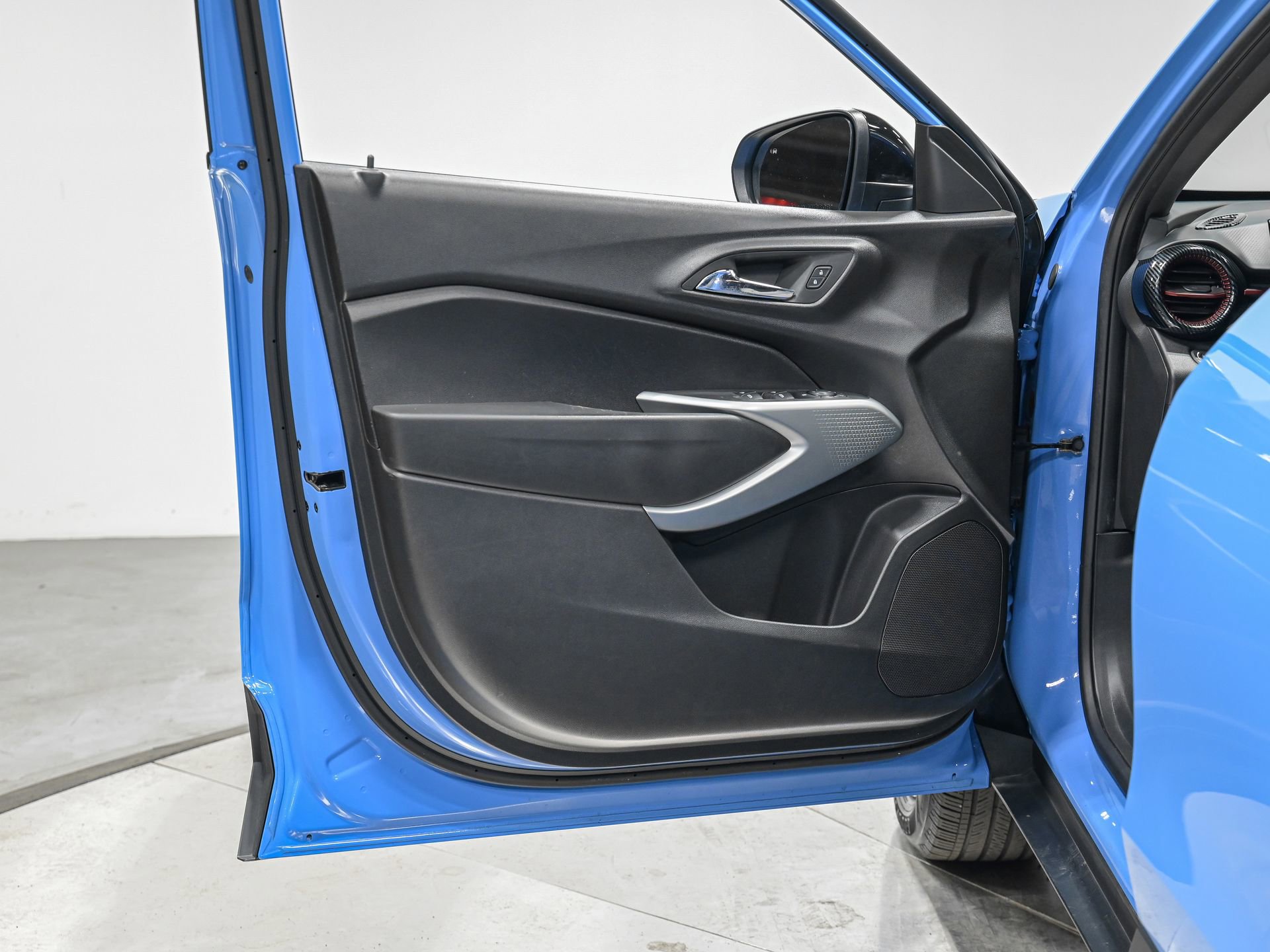 Used 2024 Chevrolet Trax RS w/ Driver Confidence Package image 12