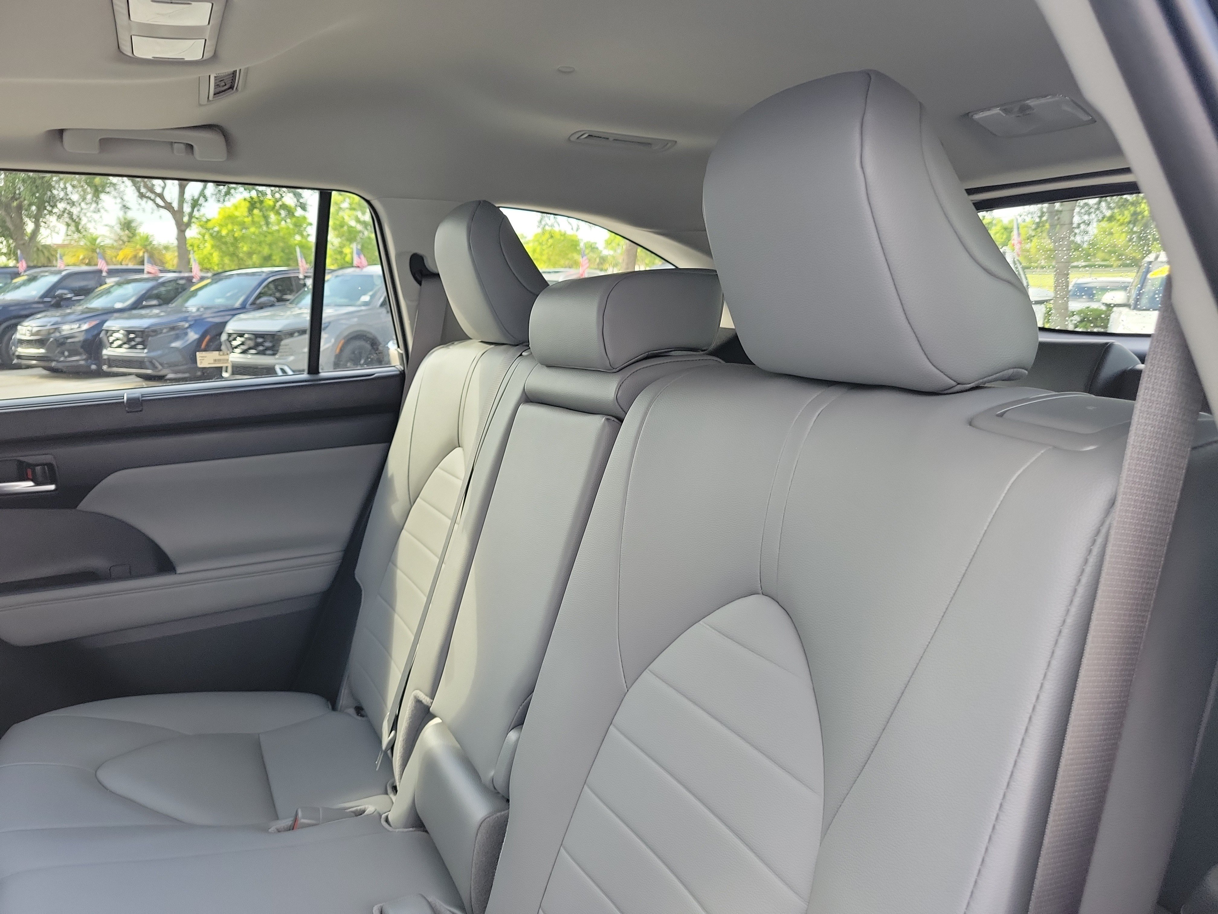 Certified 2025 Toyota Highlander XLE AWD/4WD image 16