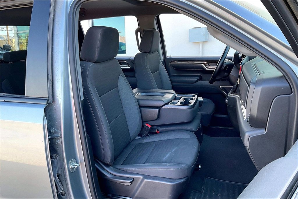 Used 2025 Chevrolet Silverado 1500 LT image 7