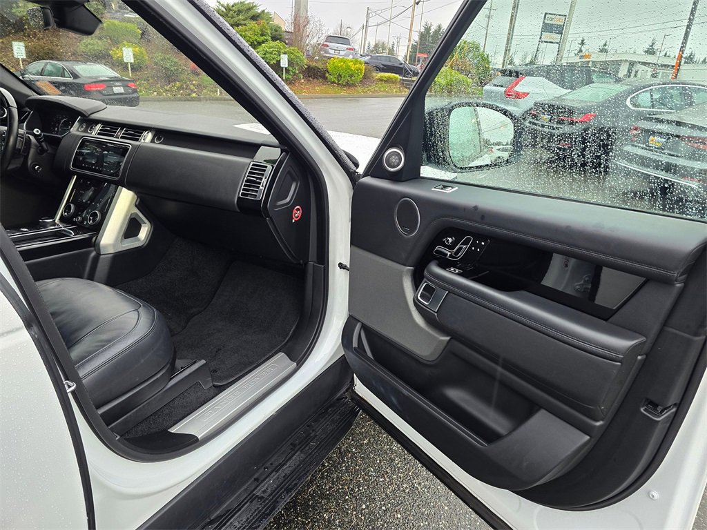Used 2018 Land Rover Range Rover image 10
