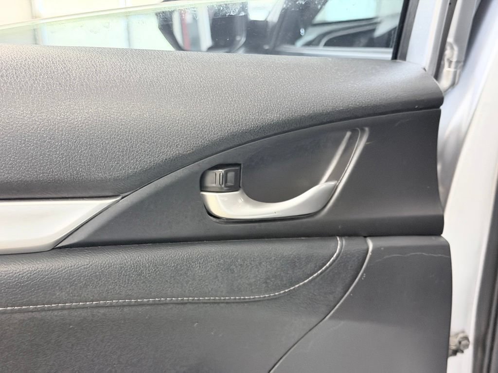Used 2016 Honda Civic Touring image 19