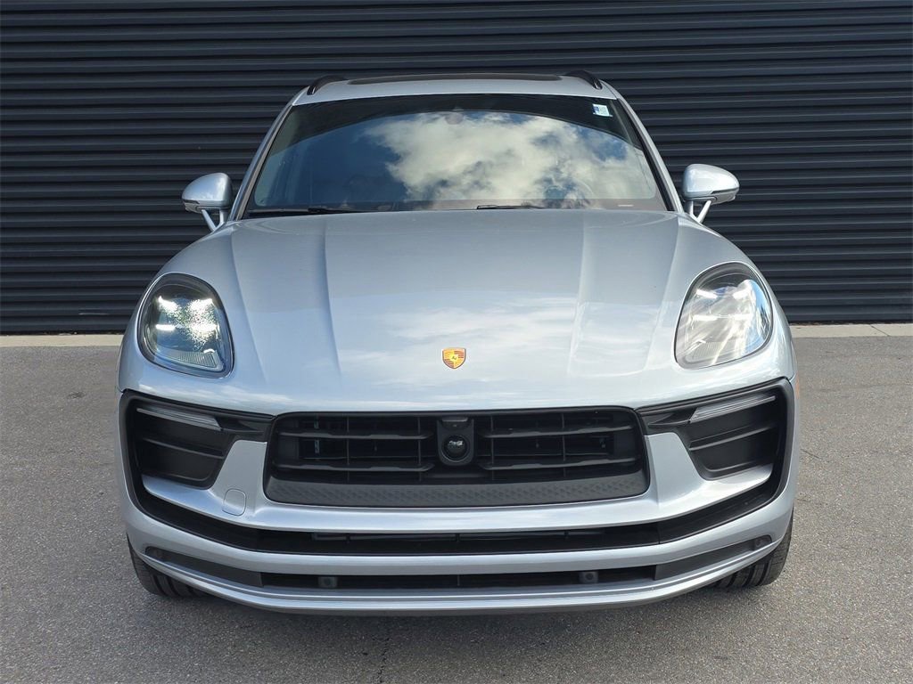 Certified 2025 Porsche Macan image 10