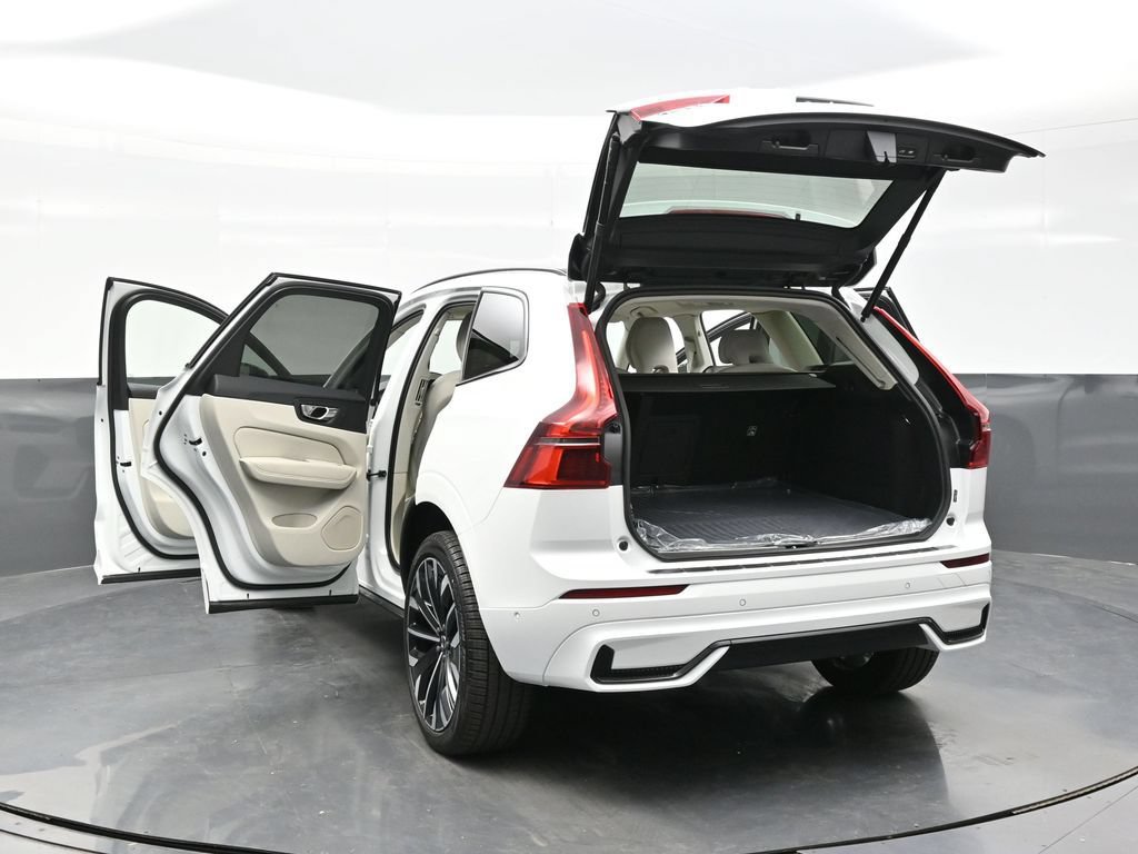 New 2026 Volvo XC60 T8 Ultra w/ Protection Package Premier AWD/4WD image 39
