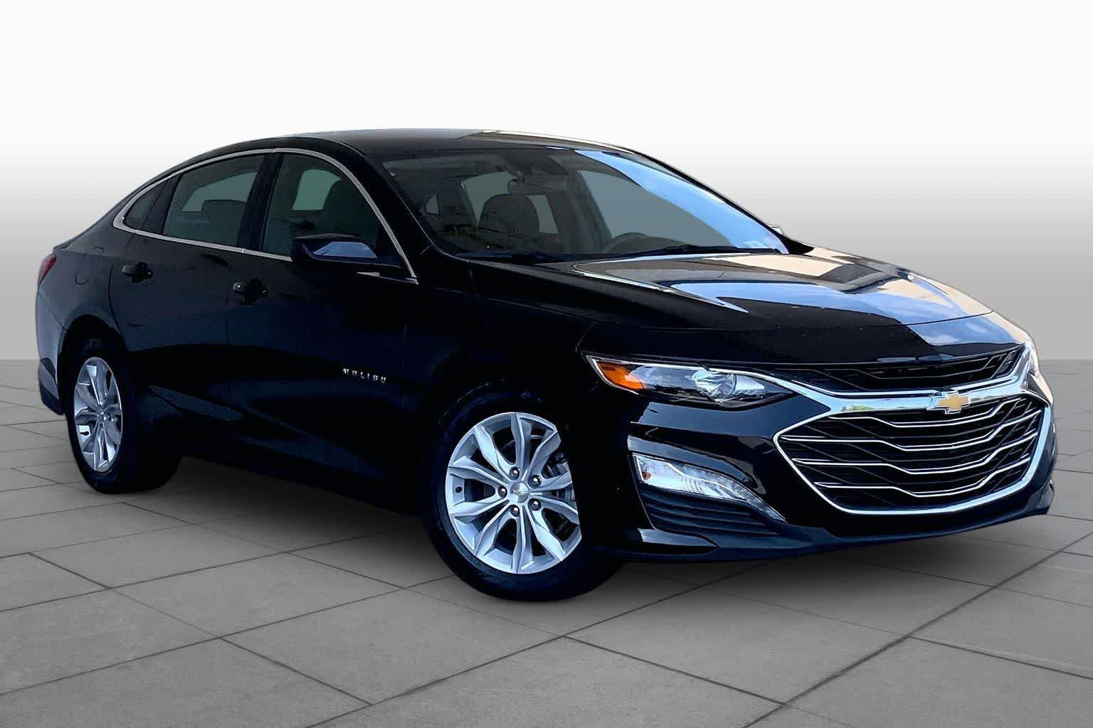 Used 2025 Chevrolet Malibu LT FWD image 3