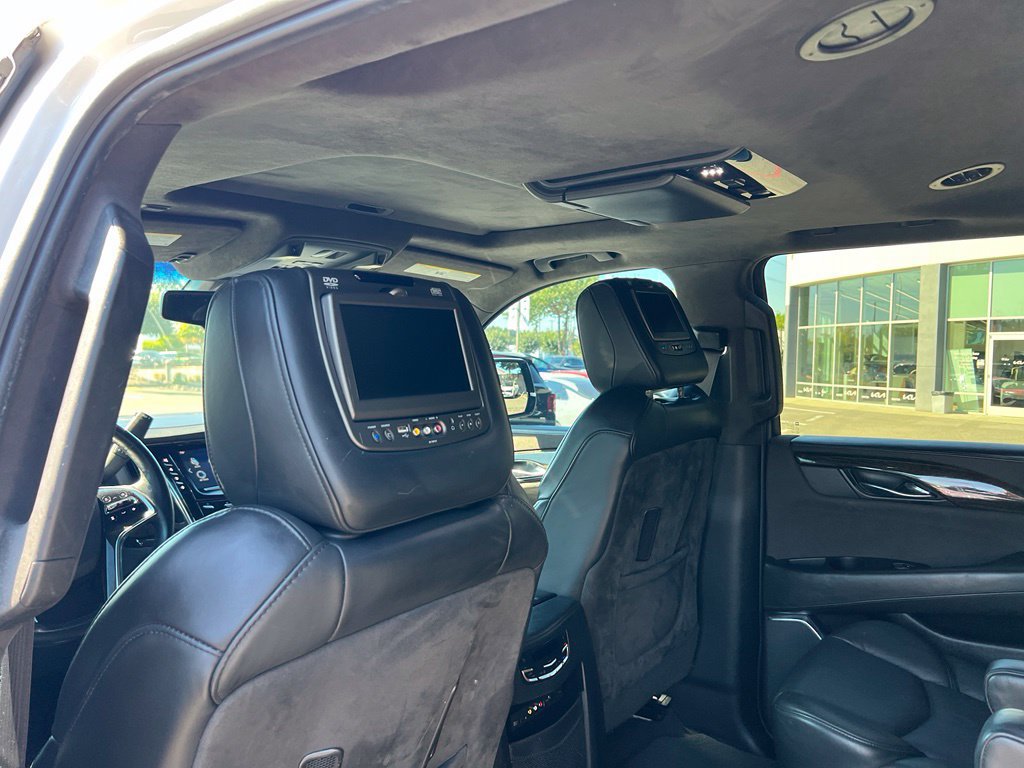 Used 2016 Cadillac Escalade Platinum AWD/4WD image 11