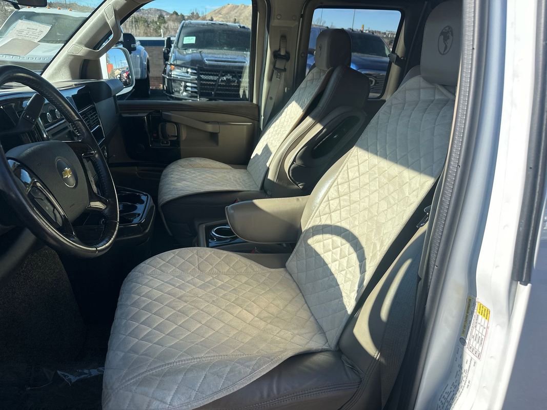 Used 2016 Chevrolet Express 2500 image 8