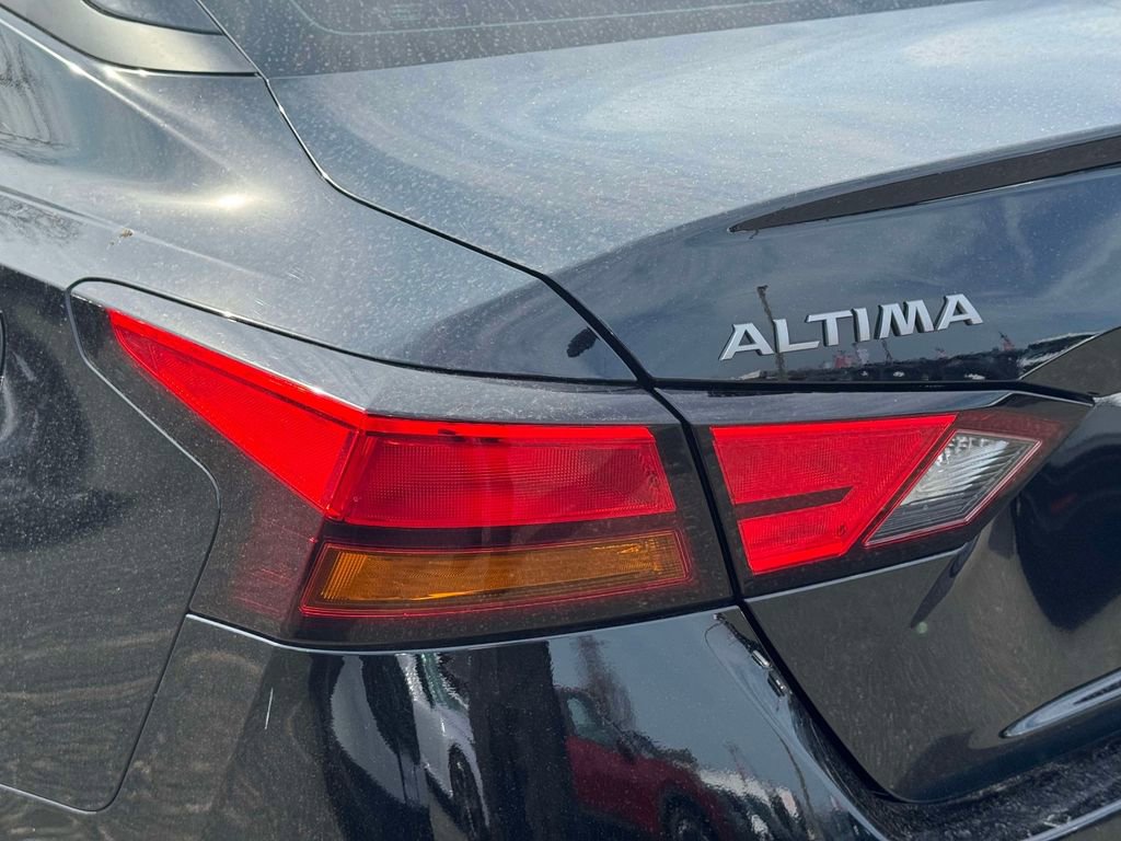 Used 2025 Nissan Altima 2.5 S FWD image 10