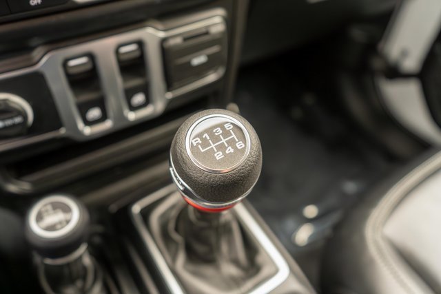 Used 2021 Jeep Wrangler Sport image 24